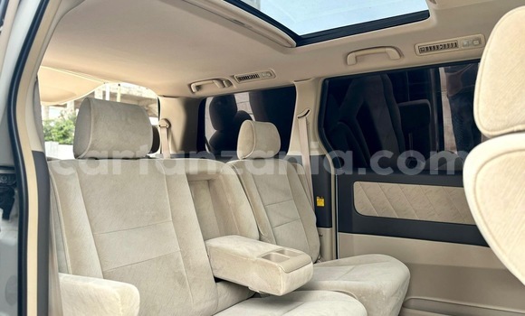 Nunua Imported Toyota Alphard Nyeupe Gari ndani ya Dar es Salaam nchini Dar es Salaam Nunua Imported Toyota Alphard Nyeupe Gari ndani ya Dar es Salaam nchini Dar es Salaam