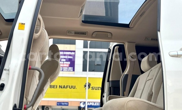 Nunua Imported Toyota Alphard Nyeupe Gari ndani ya Dar es Salaam nchini Dar es Salaam Nunua Imported Toyota Alphard Nyeupe Gari ndani ya Dar es Salaam nchini Dar es Salaam