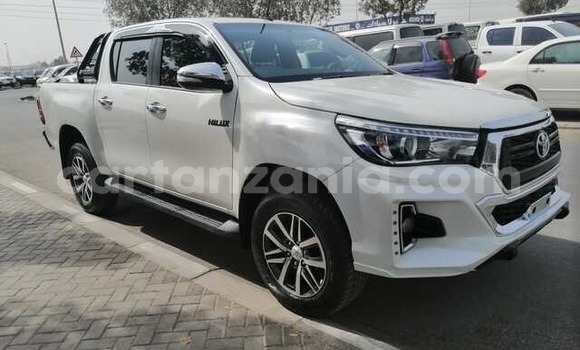 Buy Used Toyota Hilux White Car in Dar es Salaam in Dar es Salaam Buy Used Toyota Hilux White Car in Dar es Salaam in Dar es Salaam