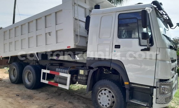 Buy Used DAF CF White Truck in Dar es Salaam in Dar es Salaam Buy Used DAF CF White Truck in Dar es Salaam in Dar es Salaam
