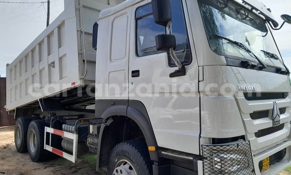 Buy Used DAF CF White Truck in Dar es Salaam in Dar es Salaam Buy Used DAF CF White Truck in Dar es Salaam in Dar es Salaam
