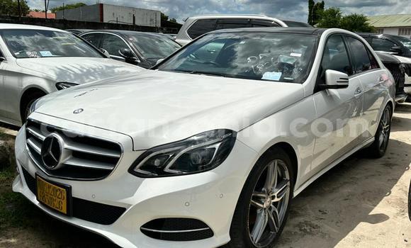 Buy Used Mercedes-Benz E-Classe White Car in Dar es Salaam in Dar es Salaam Buy Used Mercedes-Benz E-Classe White Car in Dar es Salaam in Dar es Salaam