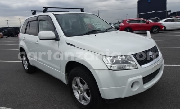 Nunua Imported Suzuki Escudo Nyeupe Gari ndani ya Dar es Salaam nchini Dar es Salaam Nunua Imported Suzuki Escudo Nyeupe Gari ndani ya Dar es Salaam nchini Dar es Salaam