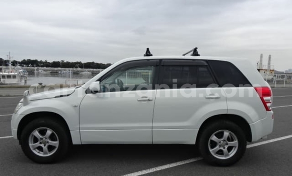 Nunua Imported Suzuki Escudo Nyeupe Gari ndani ya Dar es Salaam nchini Dar es Salaam Nunua Imported Suzuki Escudo Nyeupe Gari ndani ya Dar es Salaam nchini Dar es Salaam