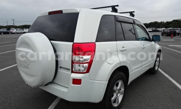 Nunua Imported Suzuki Escudo Nyeupe Gari ndani ya Dar es Salaam nchini Dar es Salaam Nunua Imported Suzuki Escudo Nyeupe Gari ndani ya Dar es Salaam nchini Dar es Salaam