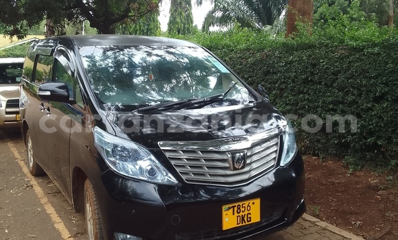 Nunua Ilio tumika Toyota Alphard Nyeusi Gari ndani ya Moshi nchini Kilimanjaro