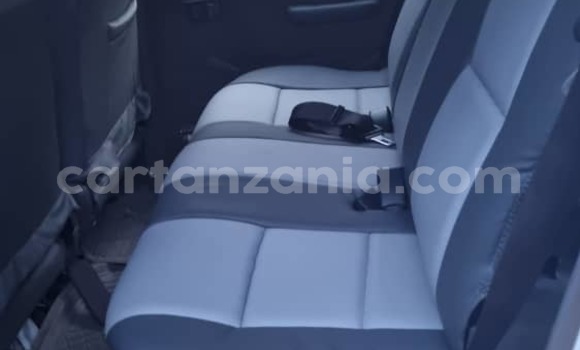 Nunua Ilio tumika Toyota Land Cruiser Nyeupe Gari ndani ya Dar es Salaam nchini Dar es Salaam Nunua Ilio tumika Toyota Land Cruiser Nyeupe Gari ndani ya Dar es Salaam nchini Dar es Salaam