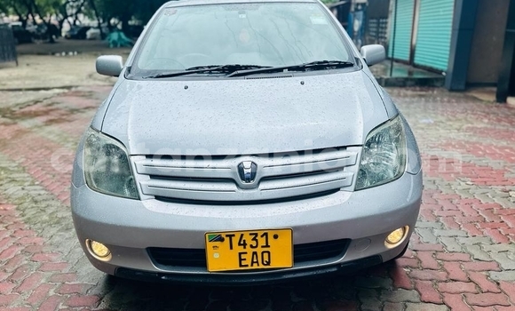 Nunua Ilio tumika Toyota IST Fedha Gari ndani ya Dar es Salaam nchini Dar es Salaam
