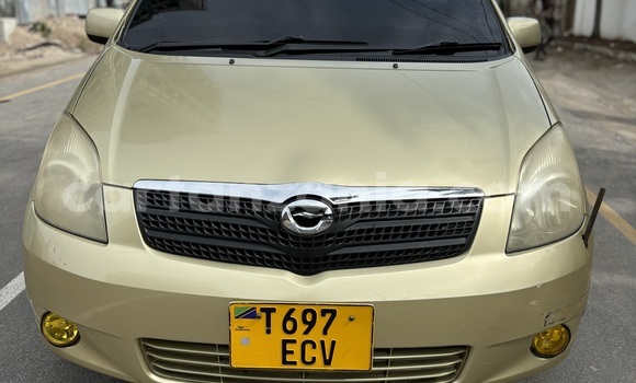 Nunua Ilio tumika Toyota Spacio Beige Gari ndani ya Dar es Salaam nchini Dar es Salaam
