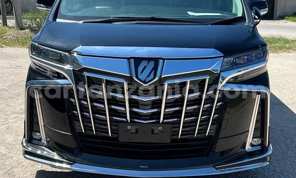 Nunua Imported Toyota Alphard Nyeusi Gari ndani ya Dar es Salaam nchini Dar es Salaam