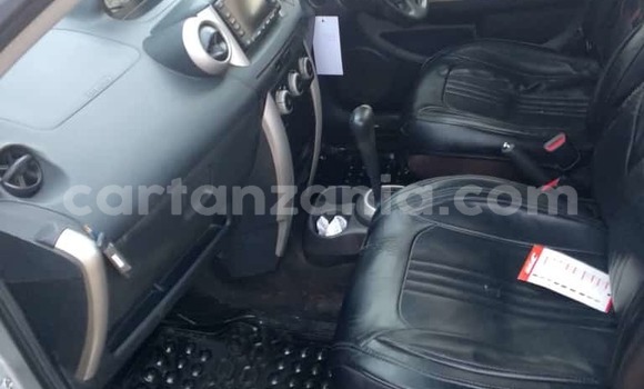 Nunua Ilio tumika Toyota IST Fedha Gari ndani ya Dar es Salaam nchini Dar es Salaam Nunua Ilio tumika Toyota IST Fedha Gari ndani ya Dar es Salaam nchini Dar es Salaam