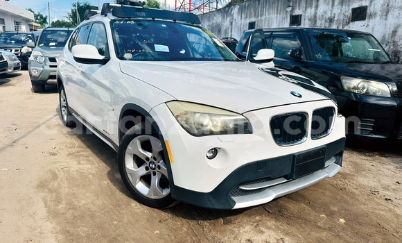 Nunua Mpya BMW X1 Nyeupe Gari ndani ya Dar es Salaam nchini Dar es Salaam
