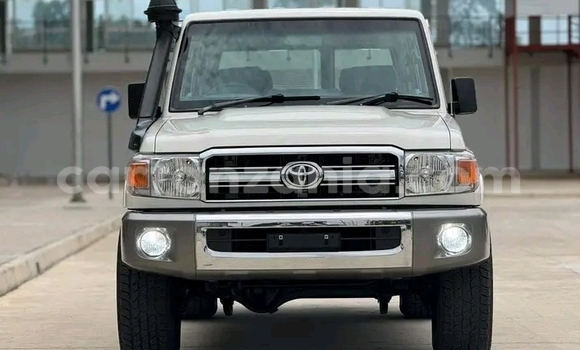 Buy Used Toyota Land Cruiser Silver Car in Dodoma in Dodoma Buy Used Toyota Land Cruiser Silver Car in Dodoma in Dodoma