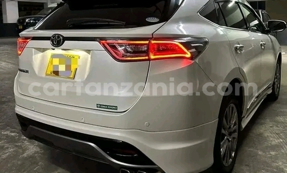 Buy Used Toyota Harrier White Car in Dodoma in Dodoma
