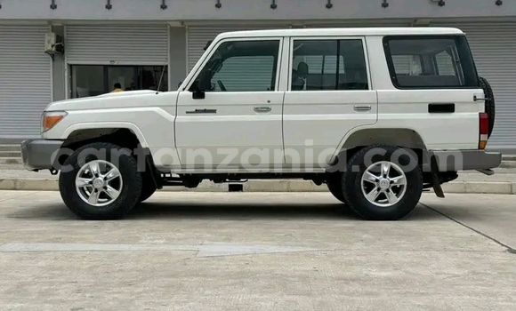 Buy Used Toyota Land Cruiser White Car in Dodoma in Dodoma Buy Used Toyota Land Cruiser White Car in Dodoma in Dodoma