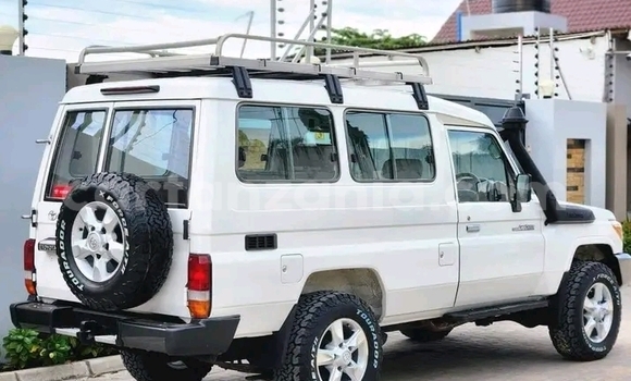 Buy Used Toyota Land Cruiser White Car in Dodoma in Dodoma Buy Used Toyota Land Cruiser White Car in Dodoma in Dodoma