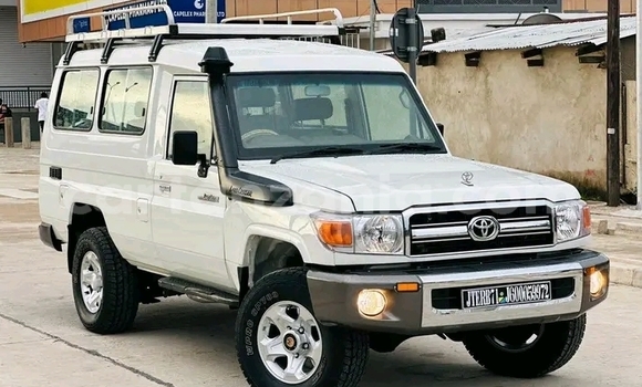 Buy Used Toyota Land Cruiser White Car in Dodoma in Dodoma Buy Used Toyota Land Cruiser White Car in Dodoma in Dodoma