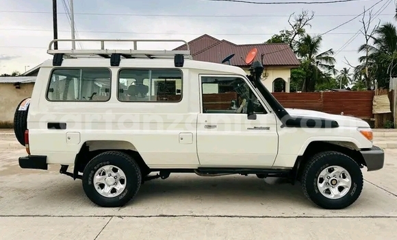 Buy Used Toyota Land Cruiser White Car in Dodoma in Dodoma Buy Used Toyota Land Cruiser White Car in Dodoma in Dodoma