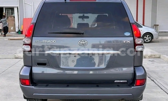 Buy Used Toyota Land Cruiser Prado Green Car in Dodoma in Dodoma Buy Used Toyota Land Cruiser Prado Green Car in Dodoma in Dodoma