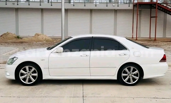Buy Used Toyota Crown White Car in Dodoma in Dodoma Buy Used Toyota Crown White Car in Dodoma in Dodoma