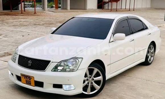 Buy Used Toyota Crown White Car in Dodoma in Dodoma Buy Used Toyota Crown White Car in Dodoma in Dodoma