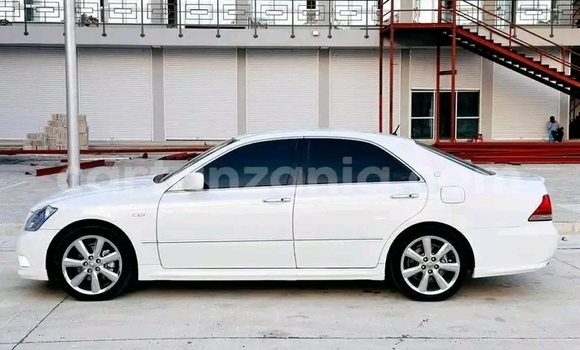 Buy Used Toyota Crown White Car in Dodoma in Dodoma Buy Used Toyota Crown White Car in Dodoma in Dodoma