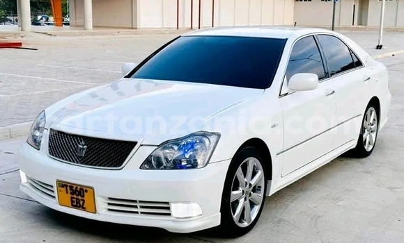 Buy Used Toyota Crown White Car in Dodoma in Dodoma Buy Used Toyota Crown White Car in Dodoma in Dodoma