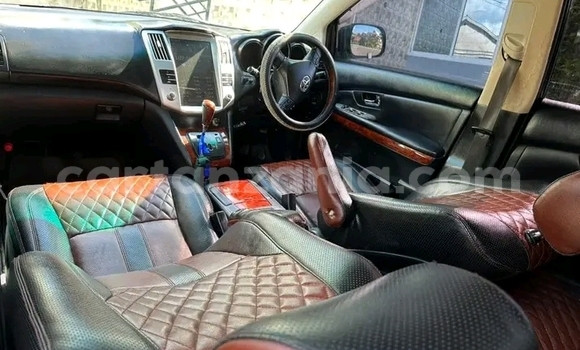 Nunua Ilio tumika Toyota Harrier Bluu Gari ndani ya Dodoma nchini Dodoma