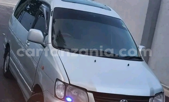 Buy Used Toyota Noah White Car in Dodoma in Dodoma Buy Used Toyota Noah White Car in Dodoma in Dodoma