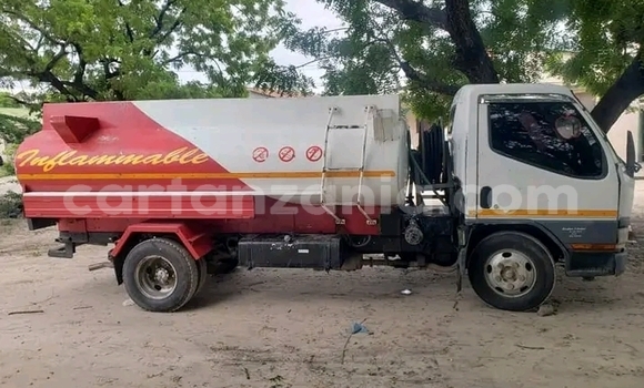 Buy Used Mitsubishi Chariot White Car in Dodoma in Dodoma