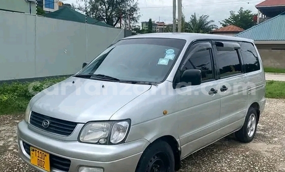 Buy Used Toyota Noah White Car in Dodoma in Dodoma