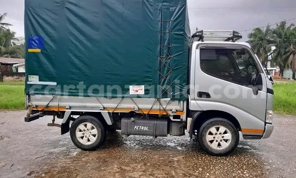 Nunua Ilio tumika Toyota Pickup Nyeupe Gari ndani ya Dodoma nchini Dodoma Nunua Ilio tumika Toyota Pickup Nyeupe Gari ndani ya Dodoma nchini Dodoma