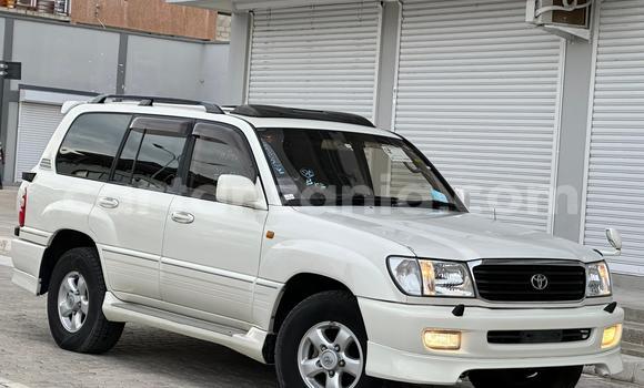 Nunua Imported Toyota Land Cruiser Nyeupe Gari ndani ya Dar es Salaam nchini Dar es Salaam Nunua Imported Toyota Land Cruiser Nyeupe Gari ndani ya Dar es Salaam nchini Dar es Salaam