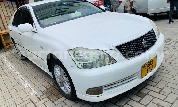 Nunua Ilio tumika Toyota Crown Nyeupe Gari ndani ya Dar es Salaam nchini Dar es Salaam Nunua Ilio tumika Toyota Crown Nyeupe Gari ndani ya Dar es Salaam nchini Dar es Salaam
