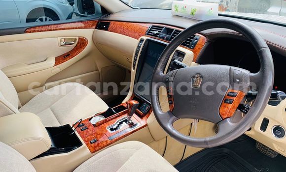 Nunua Ilio tumika Toyota Crown Nyeupe Gari ndani ya Dar es Salaam nchini Dar es Salaam Nunua Ilio tumika Toyota Crown Nyeupe Gari ndani ya Dar es Salaam nchini Dar es Salaam