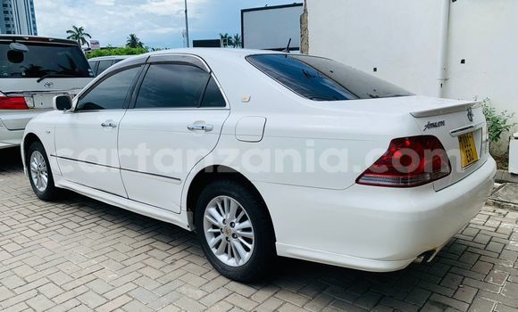 Nunua Ilio tumika Toyota Crown Nyeupe Gari ndani ya Dar es Salaam nchini Dar es Salaam Nunua Ilio tumika Toyota Crown Nyeupe Gari ndani ya Dar es Salaam nchini Dar es Salaam