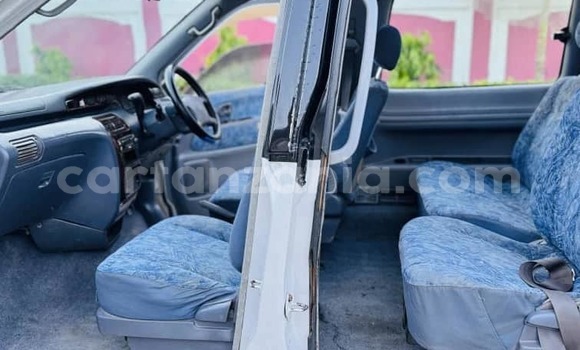 Nunua Ilio tumika Toyota Noah Nyingine Gari ndani ya Vijijini vya Babati nchini Manyara Nunua Ilio tumika Toyota Noah Nyingine Gari ndani ya Vijijini vya Babati nchini Manyara