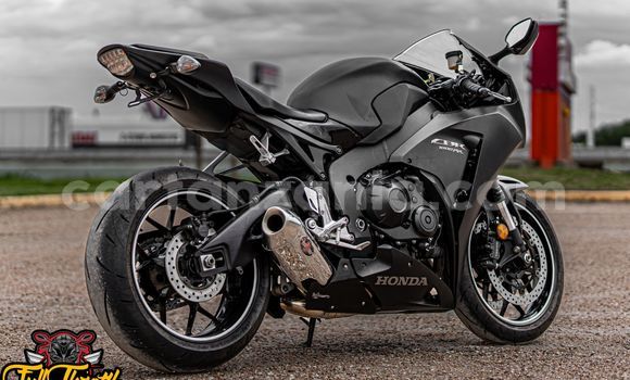 Nunua Ilio tumika Honda CBR Nyingine Bike ndani ya Biharamulo nchini Kagera Nunua Ilio tumika Honda CBR Nyingine Bike ndani ya Biharamulo nchini Kagera