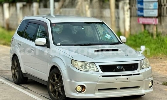 Nunua Imported Subaru Forester Nyeupe Gari ndani ya Dar es Salaam nchini Dar es Salaam
