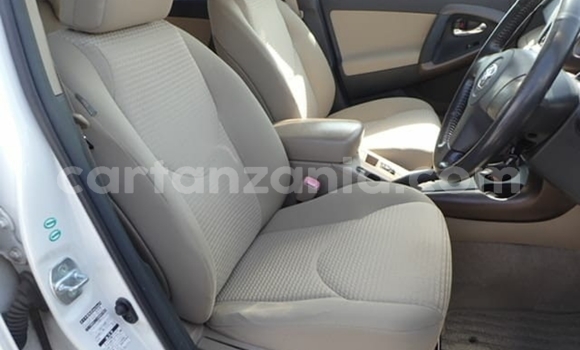 Nunua Imported Toyota Vanguard Nyeupe Gari ndani ya Dar es Salaam nchini Dar es Salaam Nunua Imported Toyota Vanguard Nyeupe Gari ndani ya Dar es Salaam nchini Dar es Salaam