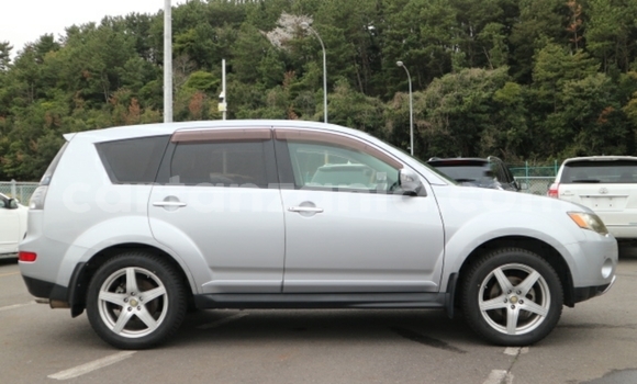 Buy Import Mitsubishi Outlander Silver Car in Dar es Salaam in Dar es Salaam Buy Import Mitsubishi Outlander Silver Car in Dar es Salaam in Dar es Salaam