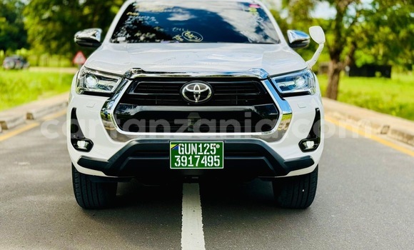 Nunua Imported Toyota Hilux Nyeupe Gari ndani ya Dar es Salaam nchini Dar es Salaam Nunua Imported Toyota Hilux Nyeupe Gari ndani ya Dar es Salaam nchini Dar es Salaam
