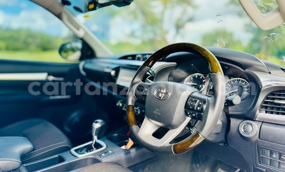 Nunua Imported Toyota Hilux Nyeupe Gari ndani ya Dar es Salaam nchini Dar es Salaam Nunua Imported Toyota Hilux Nyeupe Gari ndani ya Dar es Salaam nchini Dar es Salaam