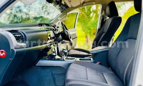 Nunua Imported Toyota Hilux Nyeupe Gari ndani ya Dar es Salaam nchini Dar es Salaam Nunua Imported Toyota Hilux Nyeupe Gari ndani ya Dar es Salaam nchini Dar es Salaam