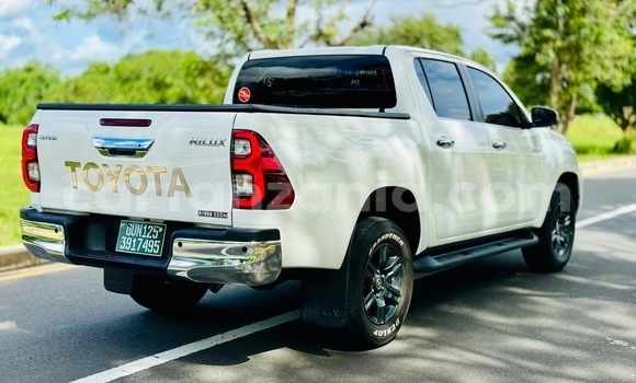 Nunua Imported Toyota Hilux Nyeupe Gari ndani ya Dar es Salaam nchini Dar es Salaam Nunua Imported Toyota Hilux Nyeupe Gari ndani ya Dar es Salaam nchini Dar es Salaam