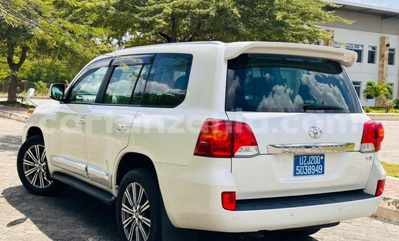 Buy Import Toyota Land Cruiser White Car in Dar es Salaam in Dar es Salaam Buy Import Toyota Land Cruiser White Car in Dar es Salaam in Dar es Salaam