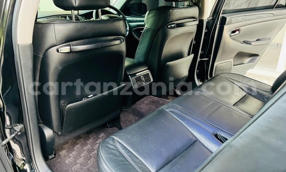 Buy Import Toyota Crown Black Car in Dar es Salaam in Dar es Salaam Buy Import Toyota Crown Black Car in Dar es Salaam in Dar es Salaam