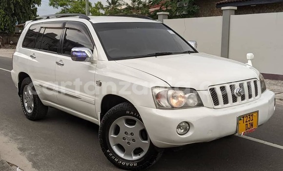 Buy Used Toyota Kluger White Car in Bahi in Dodoma
