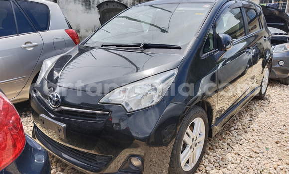 Nunua Mpya Toyota Ractis Nyeusi Gari ndani ya Dar es Salaam nchini Dar es Salaam