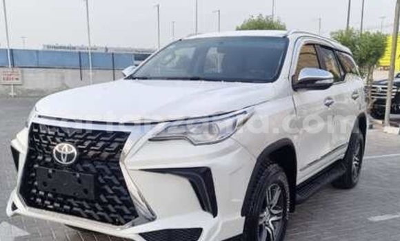 Buy Used Toyota Fortuner White Car in Dar es Salaam in Dar es Salaam Buy Used Toyota Fortuner White Car in Dar es Salaam in Dar es Salaam